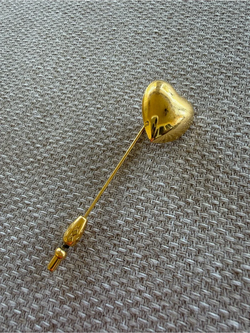 Vintage 1980's Gold Tone Puffy Heart Stick Pin